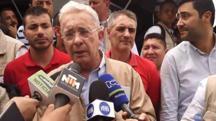 Alvaro uribe prensa