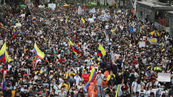 Convocan a nueva marcha nacional contra Gustavo Petro para el 21 de noviembre.