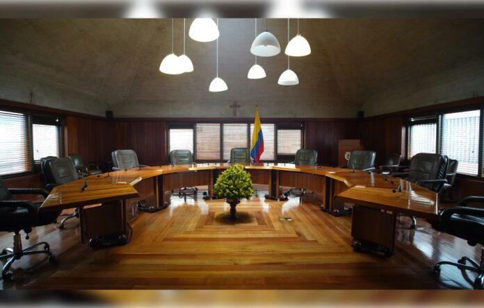 Polémica por propuesta de crear una comisión internacional contra la impunidad en Colombia.