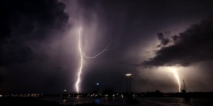 Una niña pierde la vida tras ser alcanzada por un rayo en Puerto Colombia