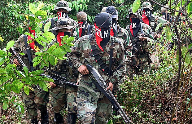 ¡Peligro! La guerrilla se compara con las Fuerzas Militares y pide financiación del Estado